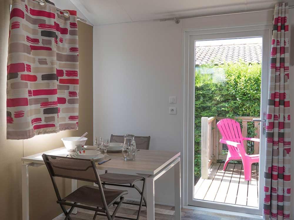 Camping Les Perouses Saint-Clément-des-Baleines Chambre photo